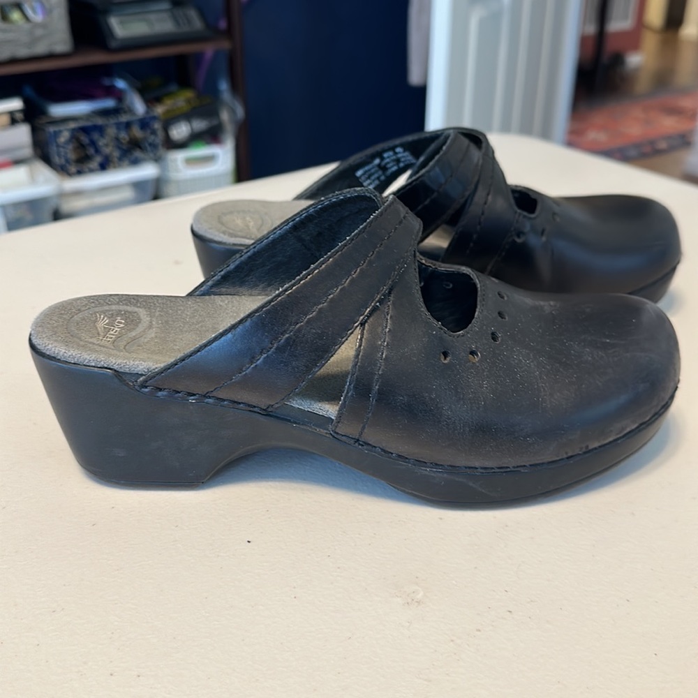 Dansko Black with cute cutout - Sz 40 US 9.5 - Picture 4 of 8